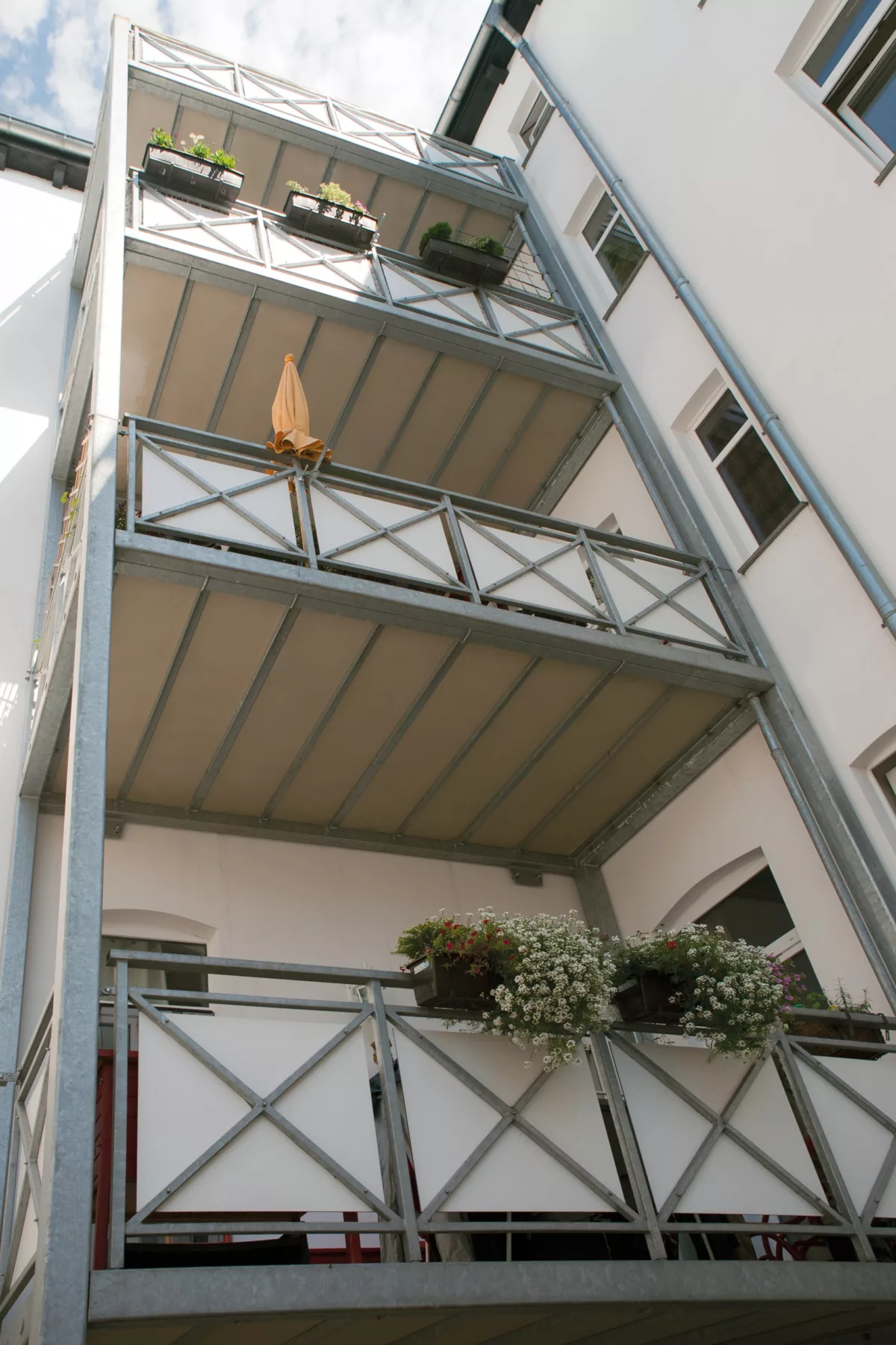 H31 BALKON Rudolf-Haym-Str. 31, HAL_01