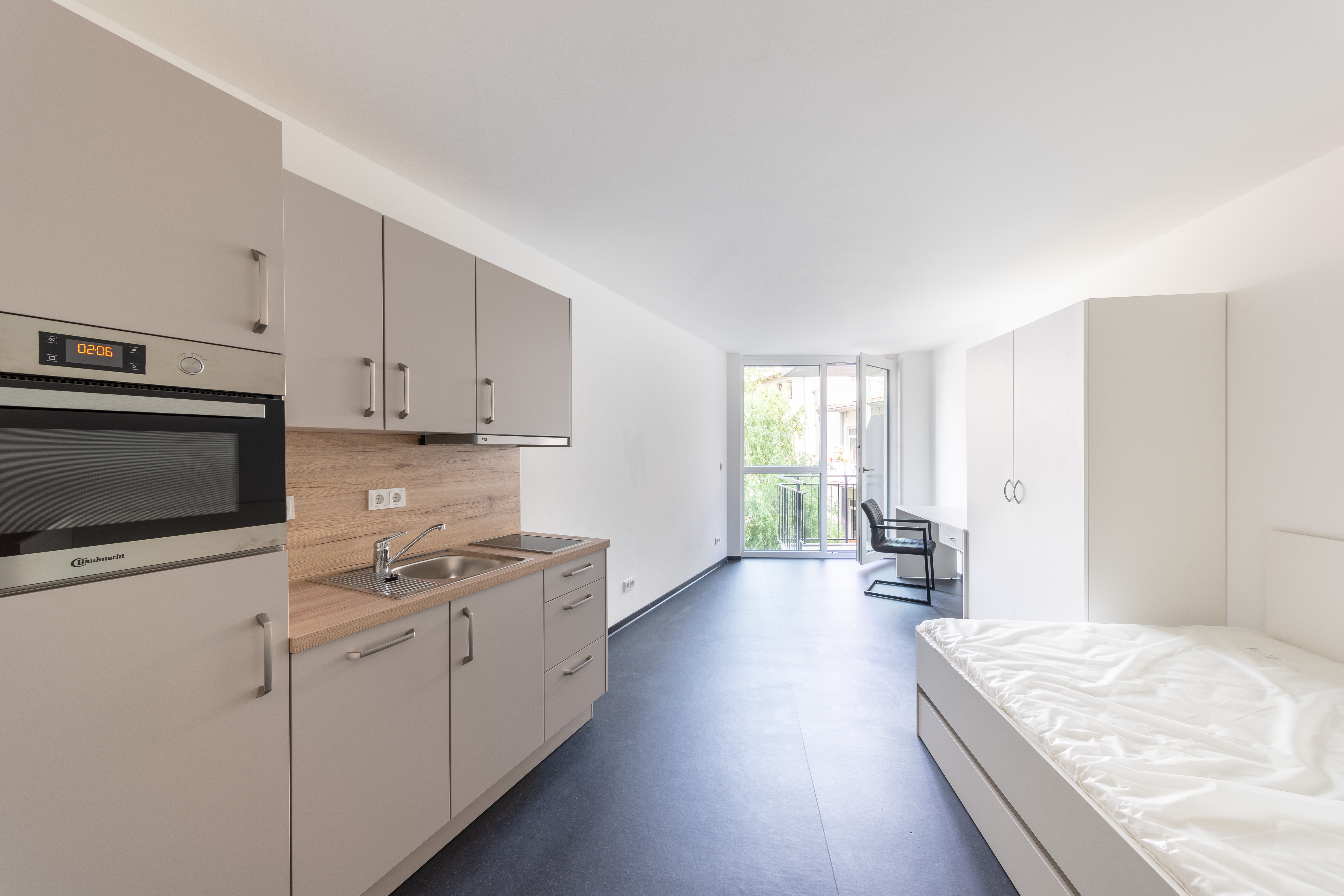 Wohnen in zentraler Lage - Apartment 02, 06108 Halle (Saale), Erdgeschosswohnung