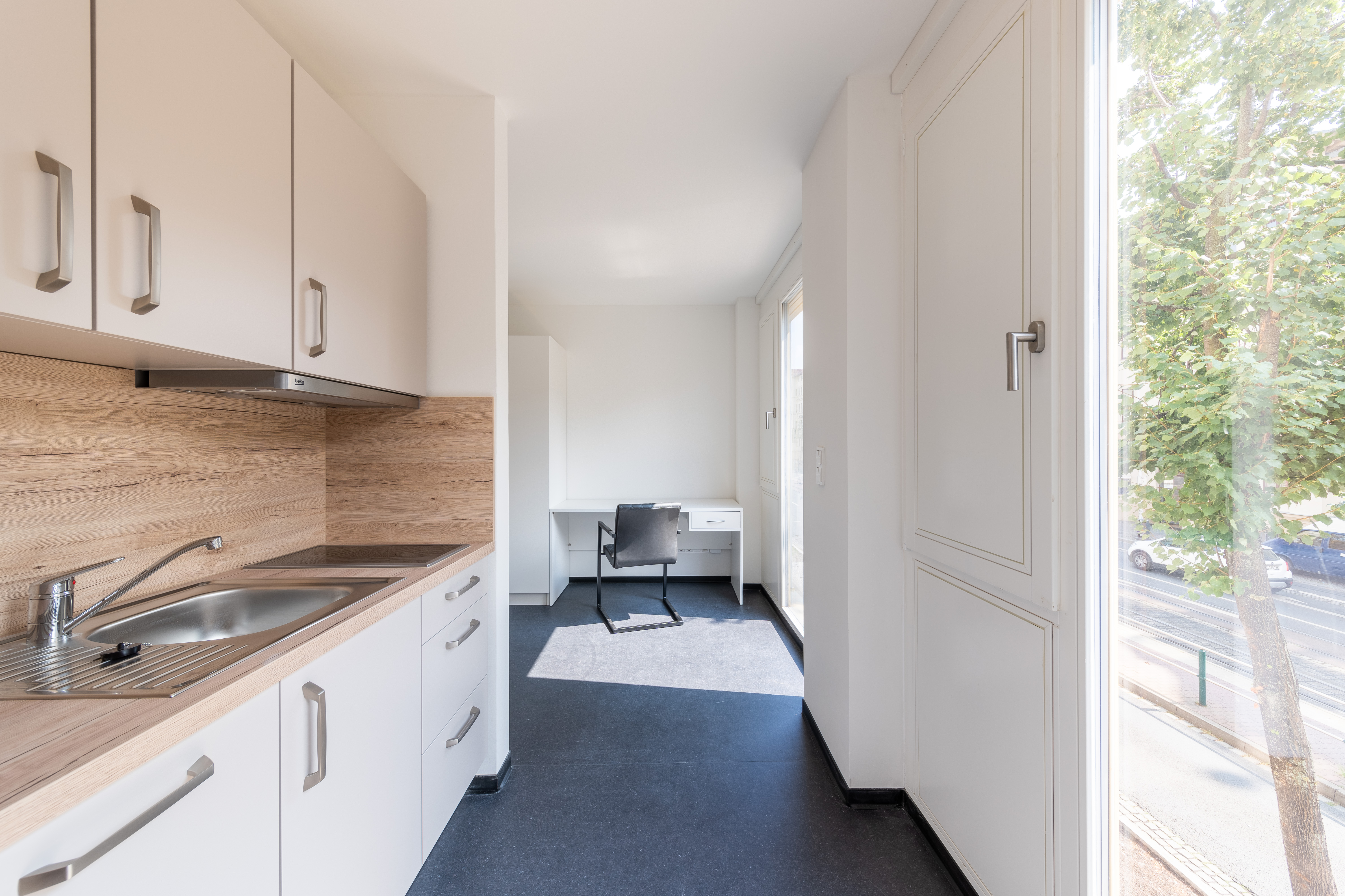 Möbliertes Apartment in zentraler Lage - WE25, 06108 Halle (Saale), Etagenwohnung